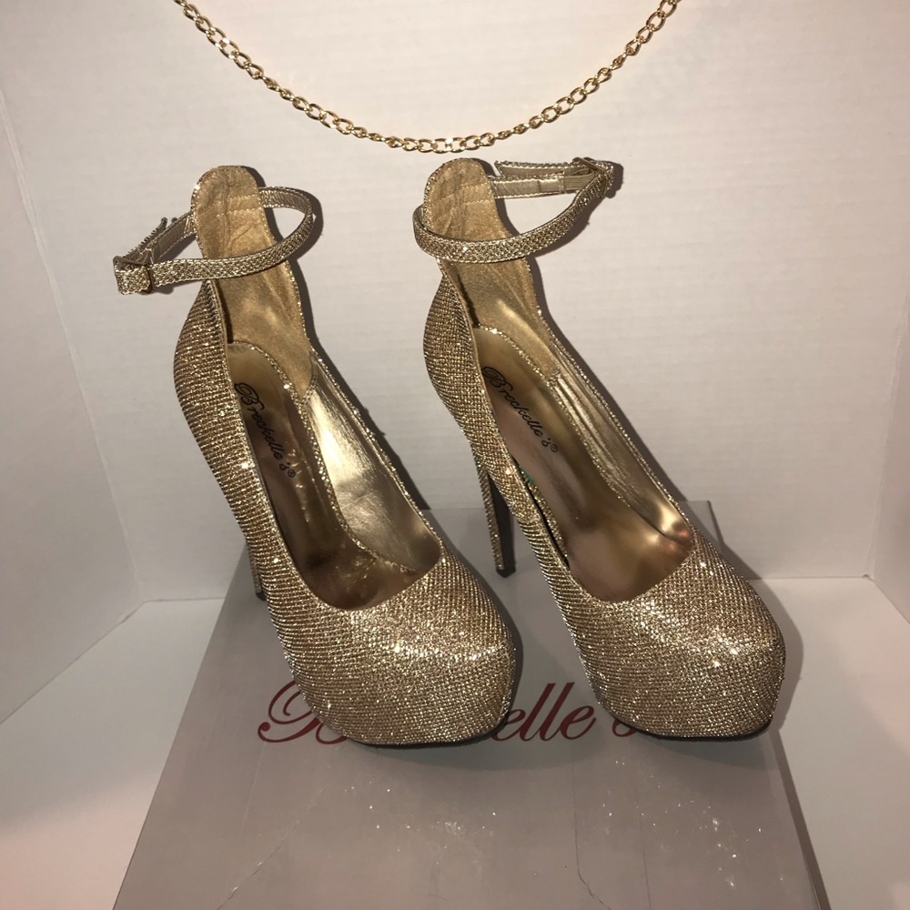 Shimmering gold Stiletto
